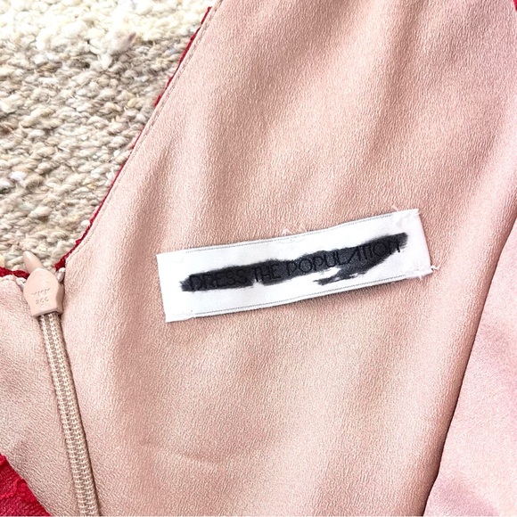 NWOT Dress The Population Mia Angel Sleeve Lace Sheath Midi Dress in Red - Picture 10 of 12